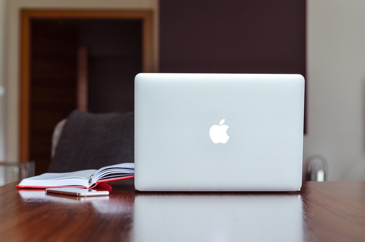 workspace laptop notebook